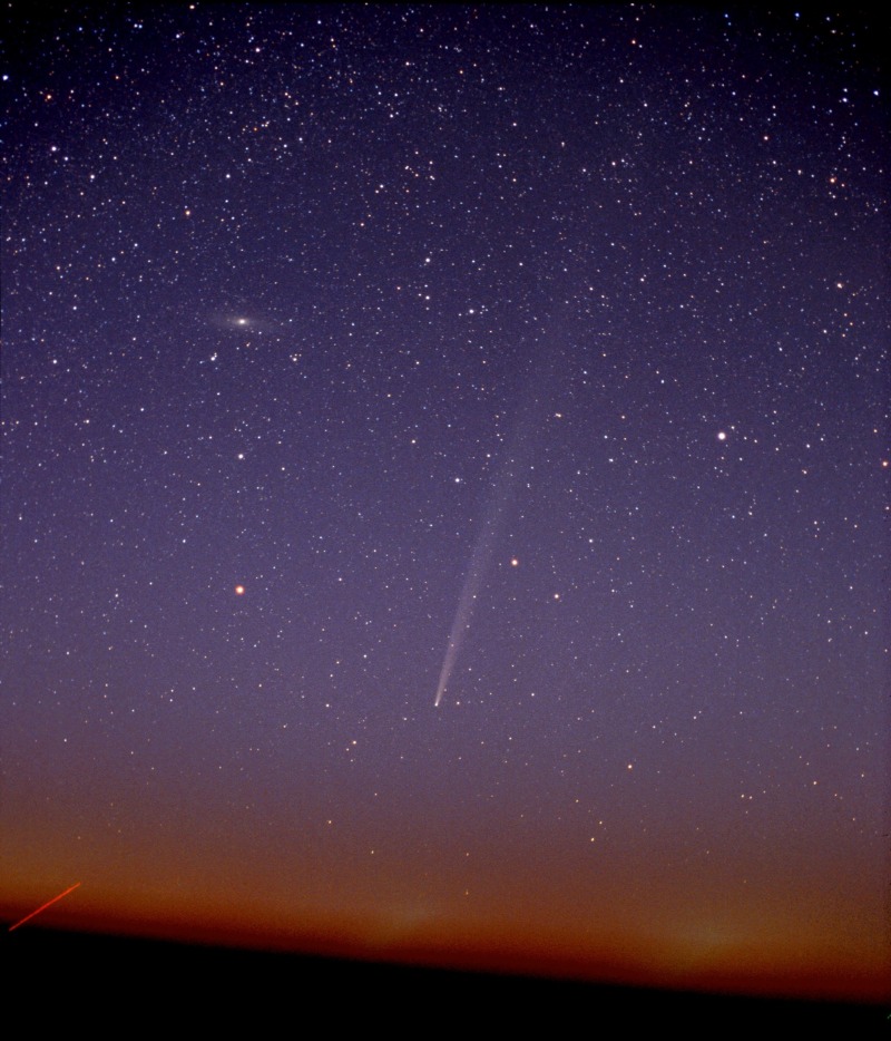 Komet Bradfield, aufgenommen am 27.04.2004 in Cactus Flats / Kalifornien von Tom Teters